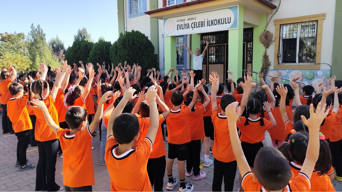HAREKETLİ YAŞIYORUZ